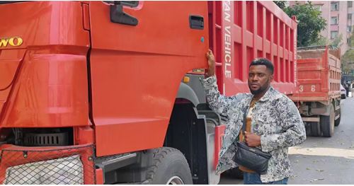 Nigerian Customers Come to Tongya to Buy Used Howo Dump Truck