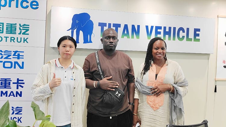 Ghanaian Customers Come to Tongya Vehicle To Buy Fuel Tanker Trailers