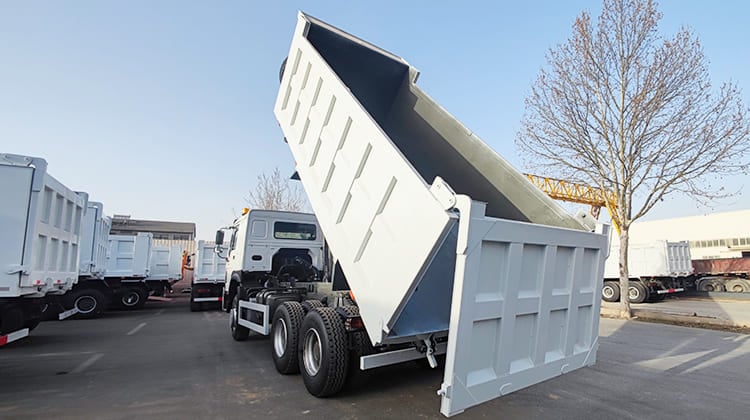 Howo 6x4 Dump Truck for Sale in Mozambique  