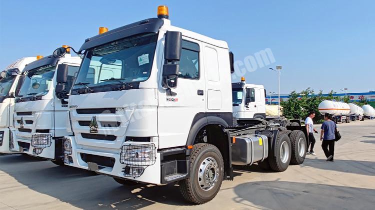 Sino Howo 400 Tractor Head Truck for Sale in Ghana