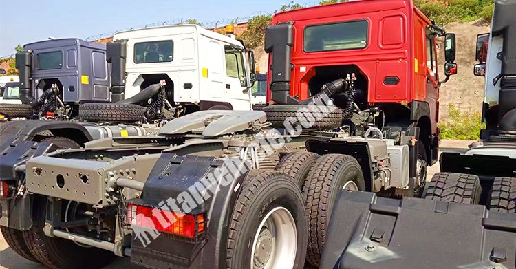 Sinotruk Howo 6x4 Tractor Truck for Sale in Malawi