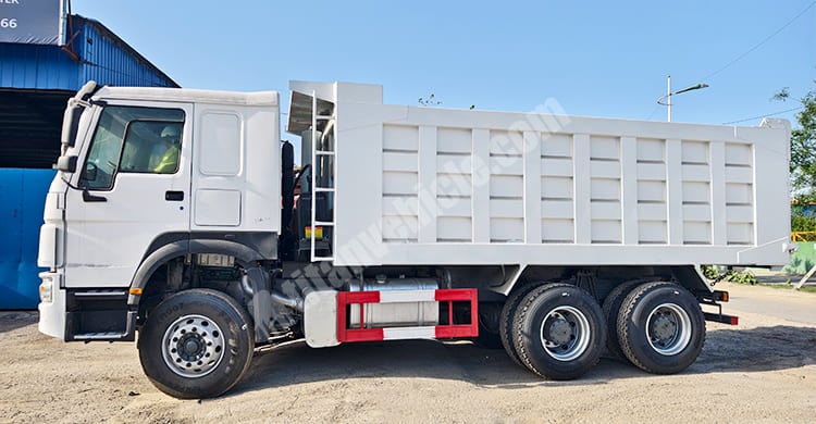 Used Howo 6x4 Dump Truck for Sale in Cameroon 