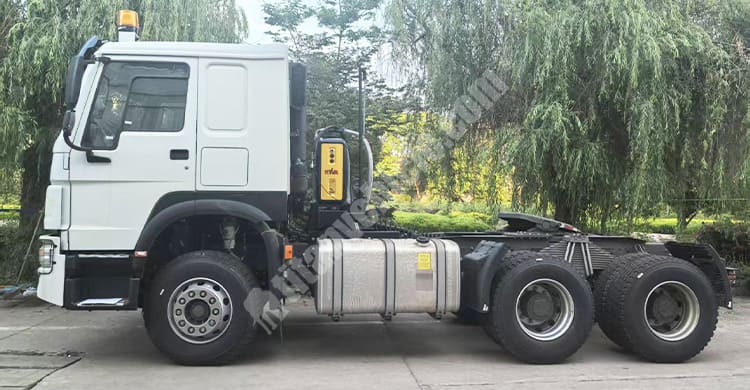 Slightly Used Howo Tractor Trucks 10 Wheeler Price for Sale in Congo