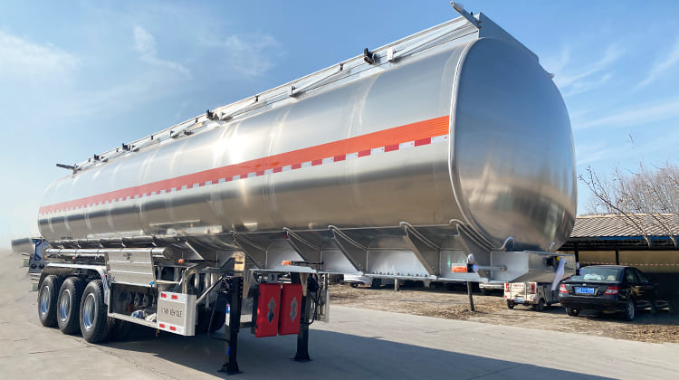 Aluminum Diesel Fuel Tanker Trailer for Sale in Guyana